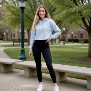 BRANDY MELVILLE Cropped Hoodie